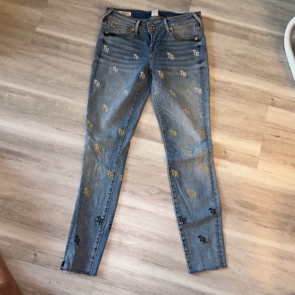 True Religion- Women’s Halle Super Skinny Monogram Jeans- Worn once- No damage